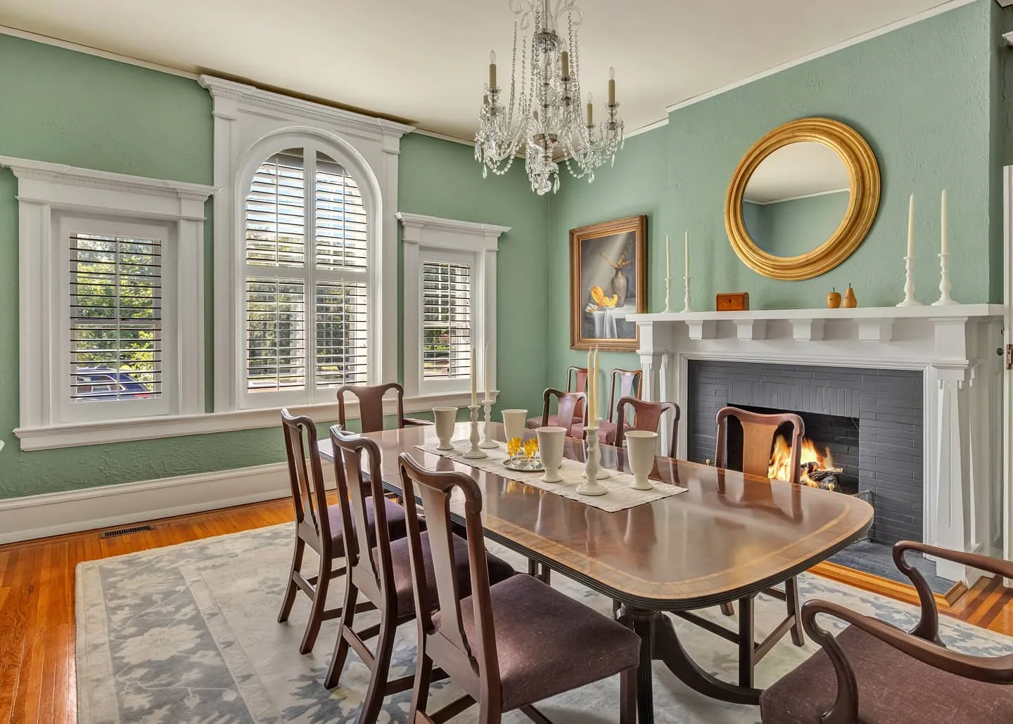Arch in Dining Room