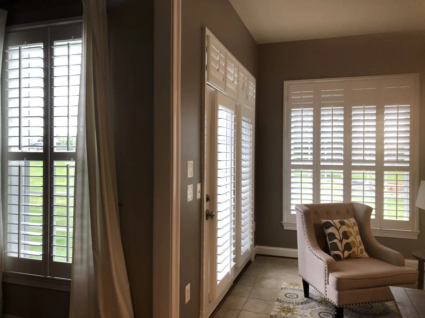 3 1/2" softedge on shadowboxes, transoms and windows