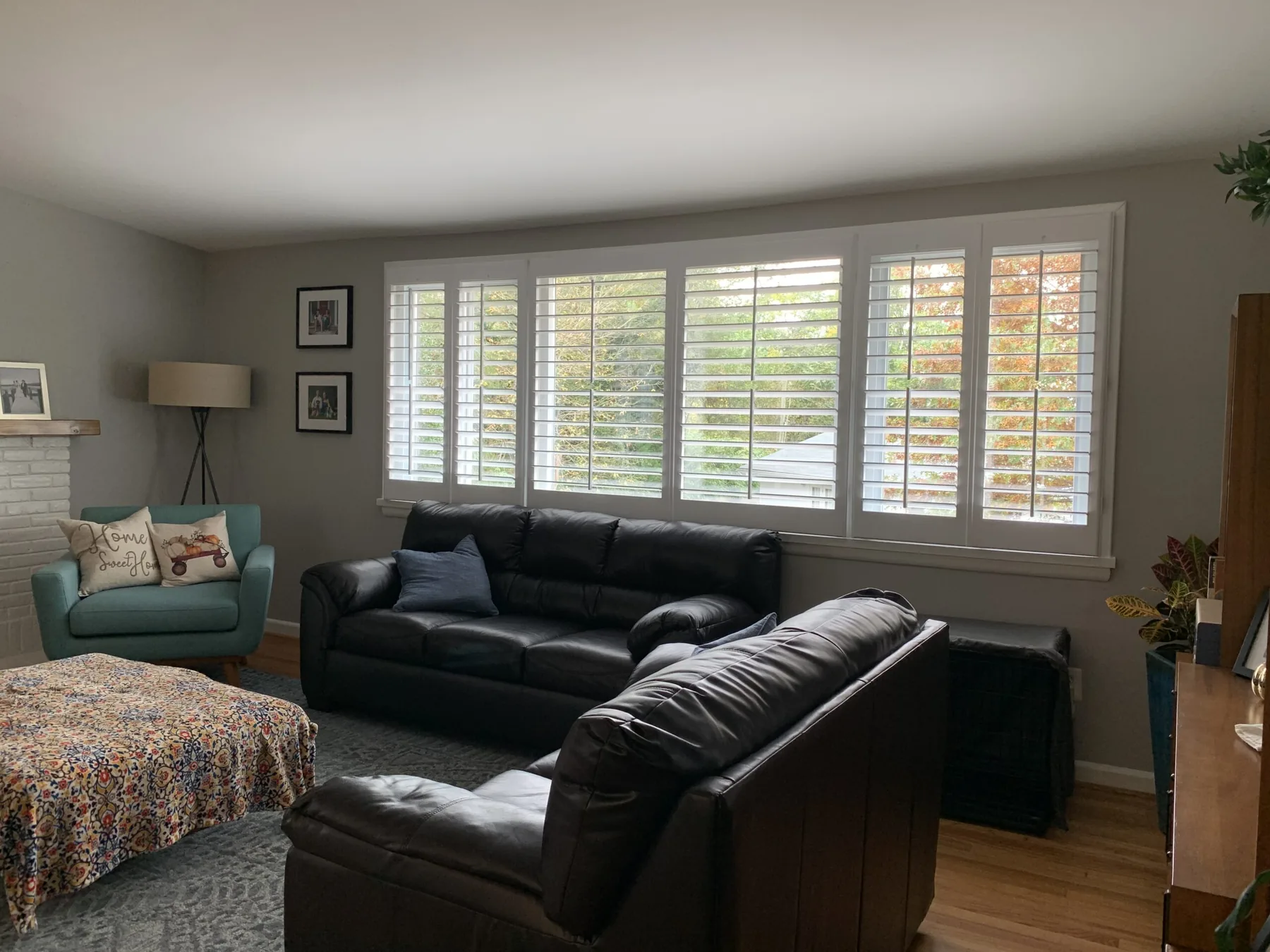 Softedge with split tilt rods