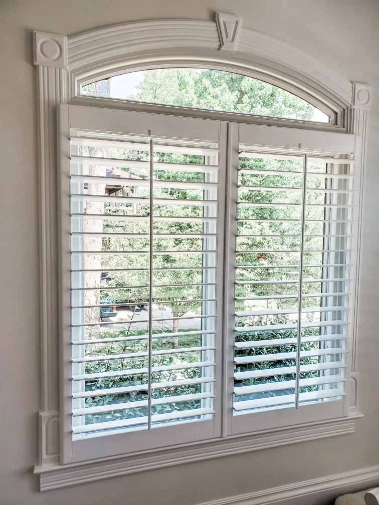 3 1/2" Softedge on unique molding