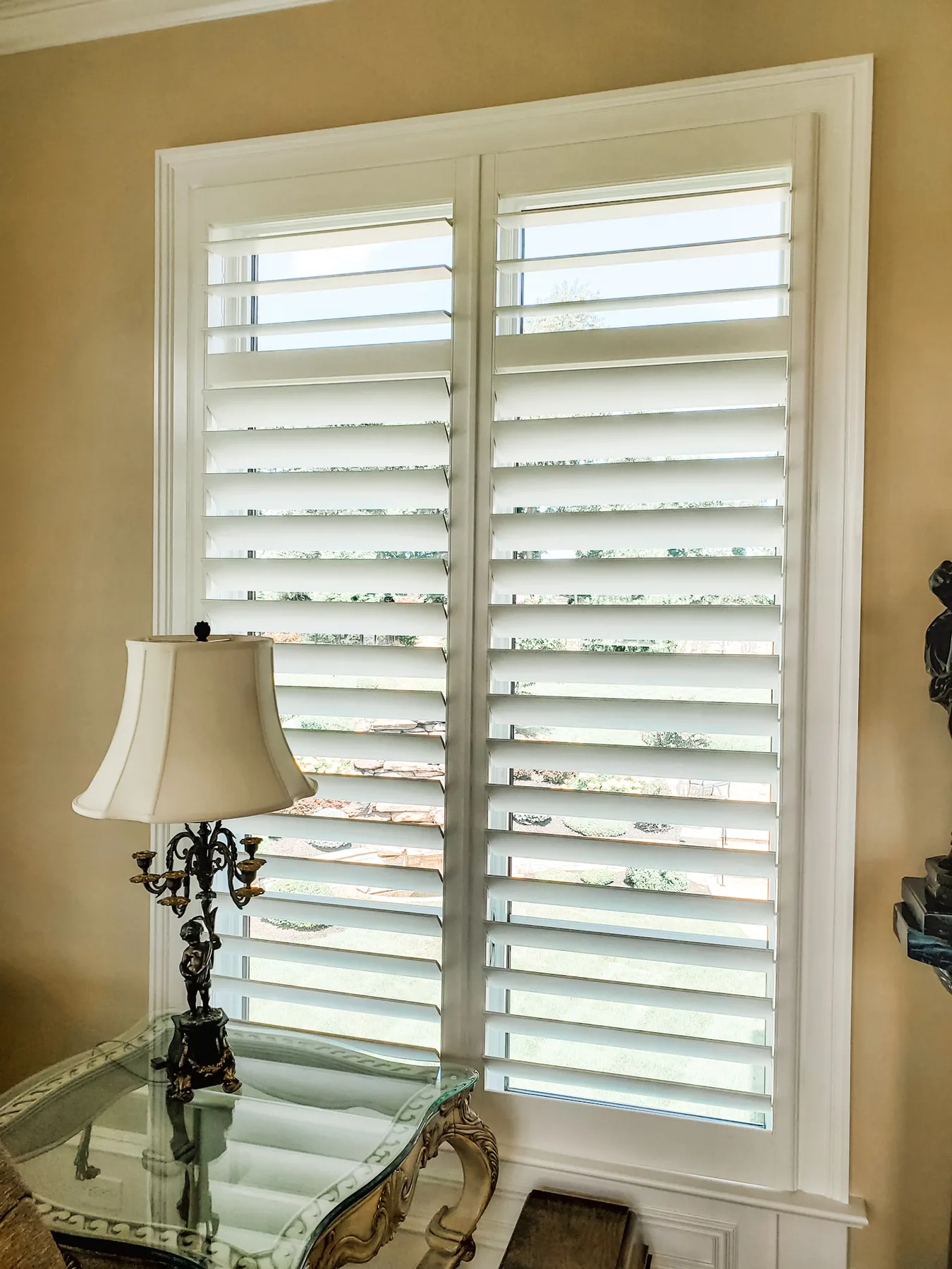 4 1/2" hidden tilt and divider rail at transom