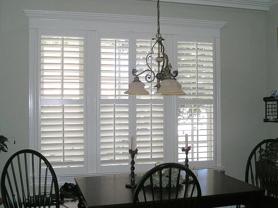 Softedge with Divider Rail on Triple Window
